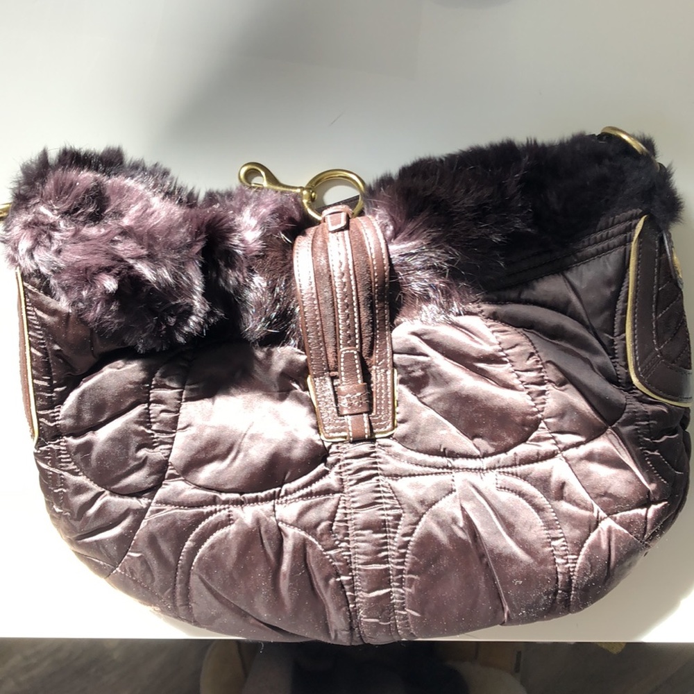 Vintage,CoachSignature,Rabbit,FurTrimmed Quilt satin shoulder bag. - Picture 4 of 7